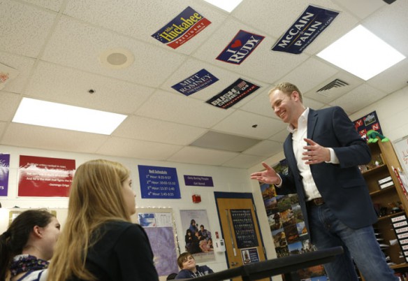 Vincent Tinker discusses breakdown of local votes in the presidential election with his AP Government class at Lafayette High School (Fayette County).Photo by Amy Wallot, Nov. 7, 2012