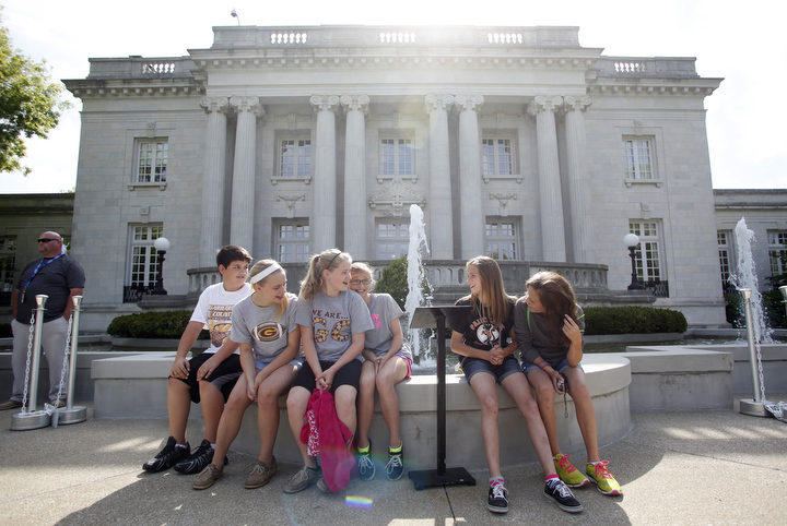 Students from Paint Lick Elementary School (Garrard County) wait to tour the Governor's mansion. Photo by Amy Wallot, May 6, 2014