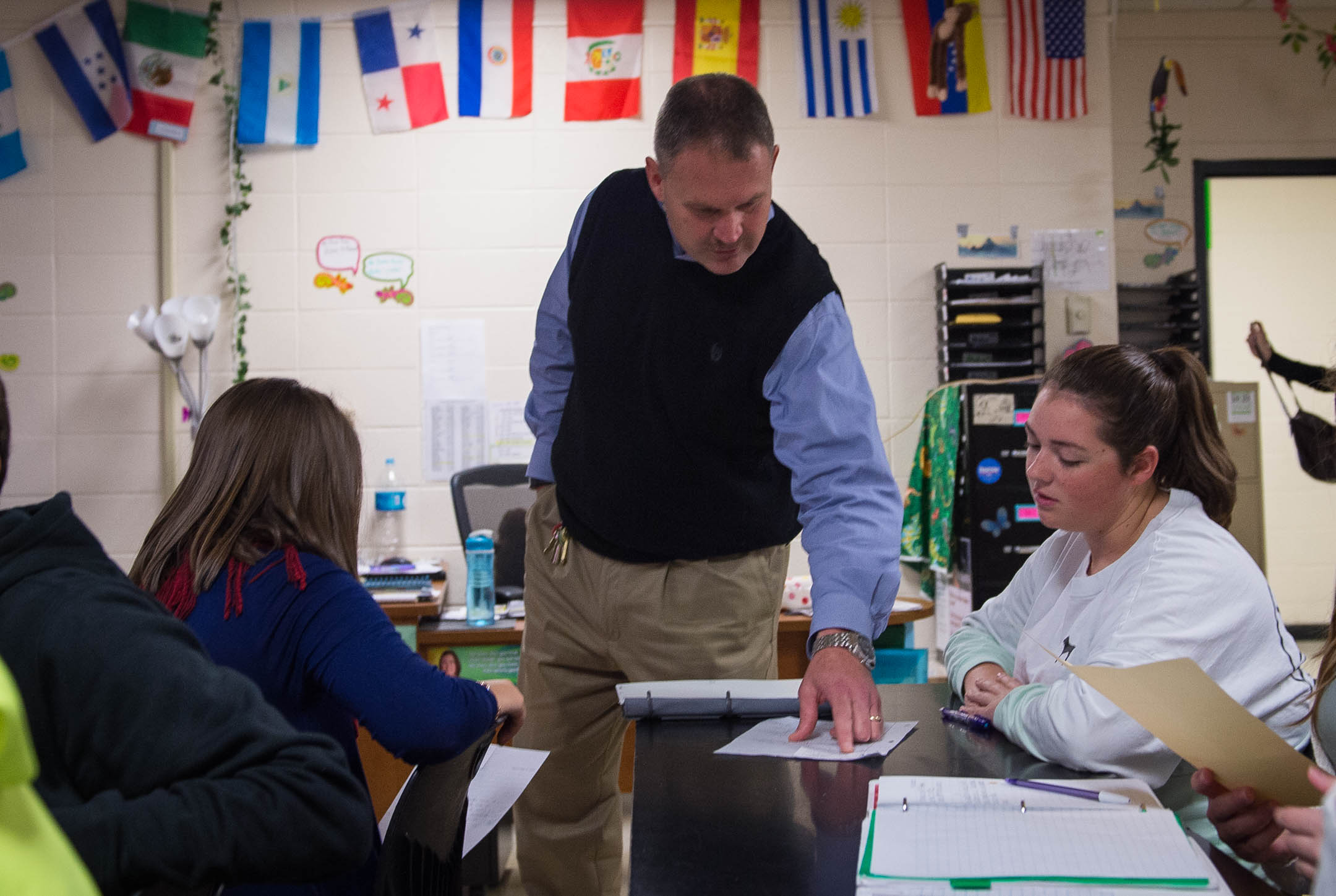 Gregory Roush 161109worldlanguage01_be – Kentucky Teacher