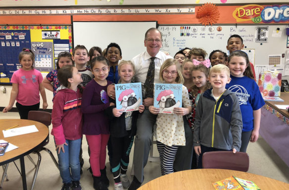 Randy Poe poses for a picture with students from Erpenbeck Elementary (Boone County).